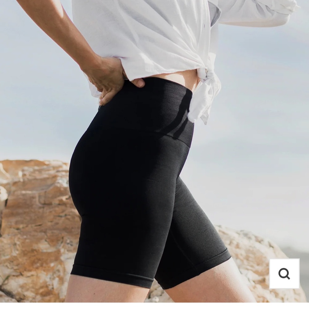 NWT Blanqi Everyday Hipster Girlshort